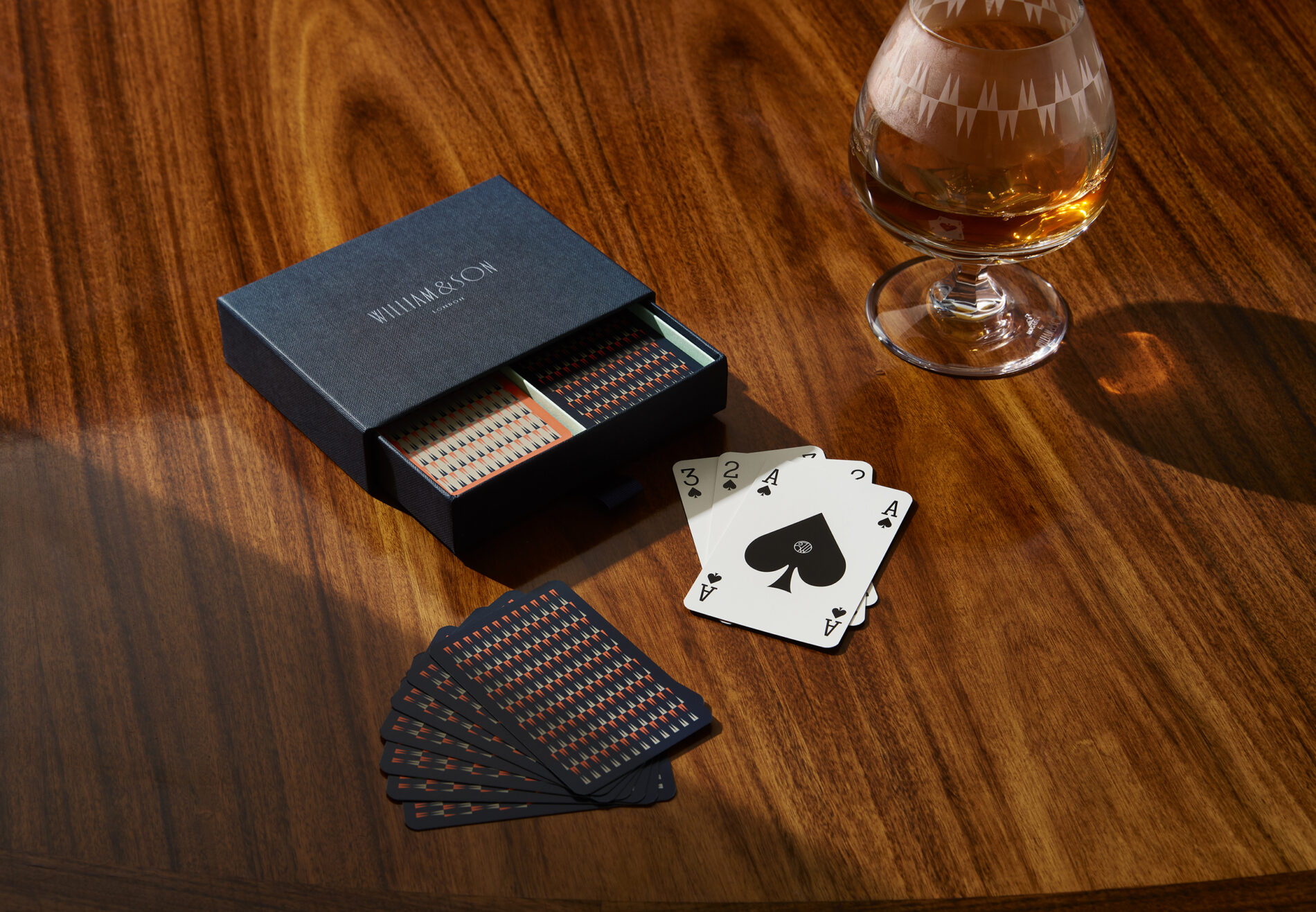 rt_PLAYING CARDS0207